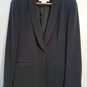 2 piece navy Jones suit. Size 6